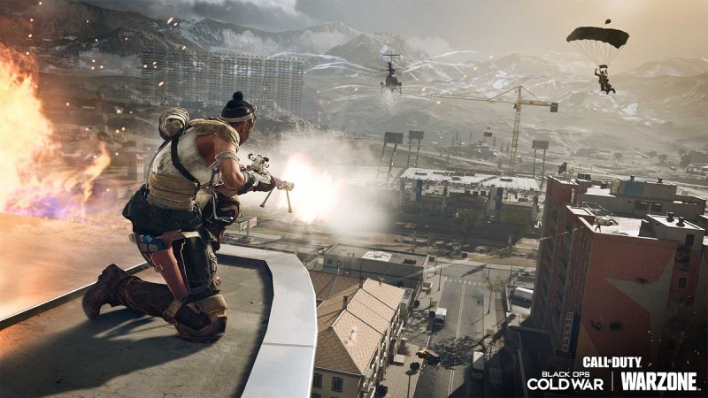 Fighting from above in Nakatomi Plaza in Warzone.