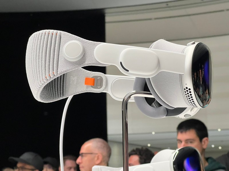 Here's a close-up from the Apple event of the Apple Vision Pro.