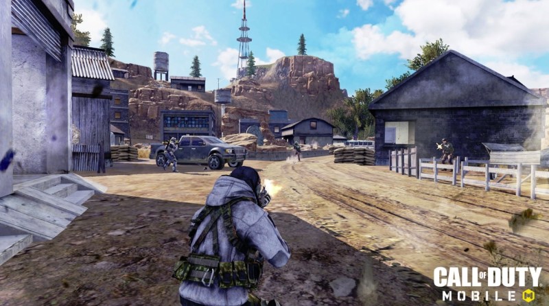 You can choose third-person or first-person modes in Call of Duty: Mobile's battle royale mode.