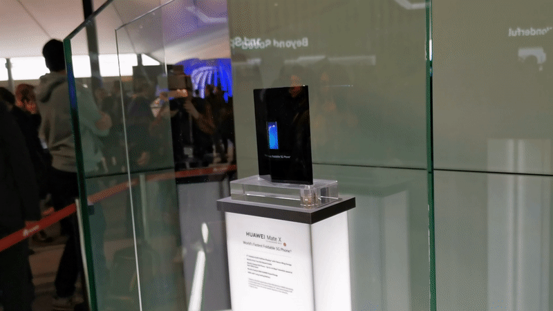 Huawei Mate X: Foldable