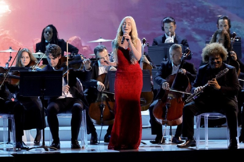 Julie Elven sang at The Game Awards in 2021 before an audience of 85 million people.