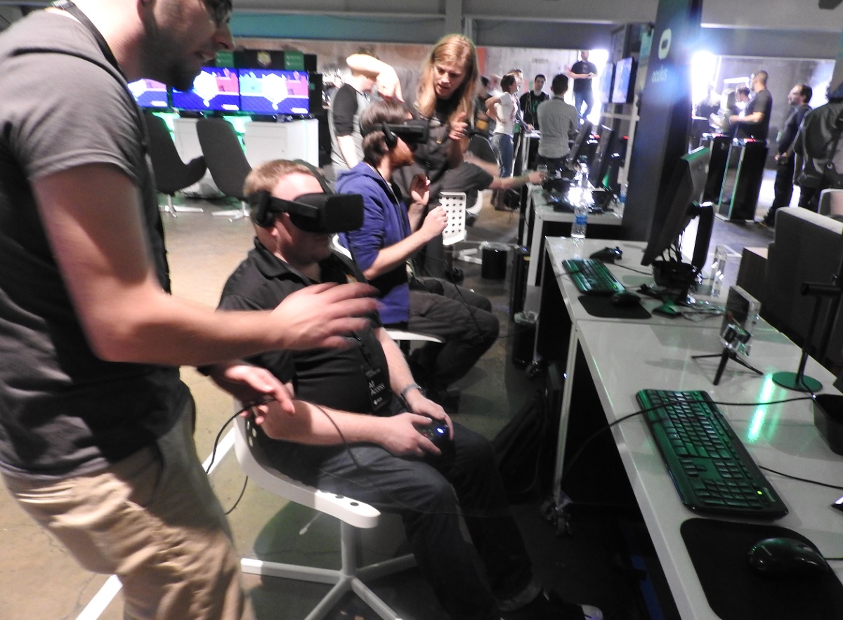 The press tries out Minecraft on the Oculus Rift.