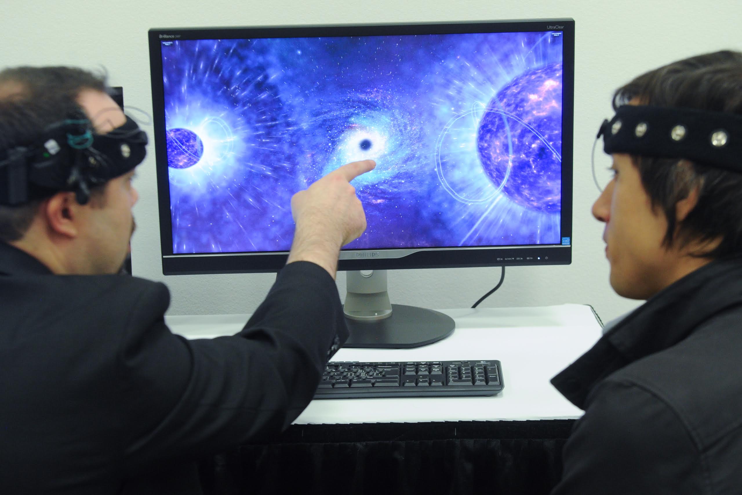 MindLeap's brain tracking technology used in a multiplayer demo.