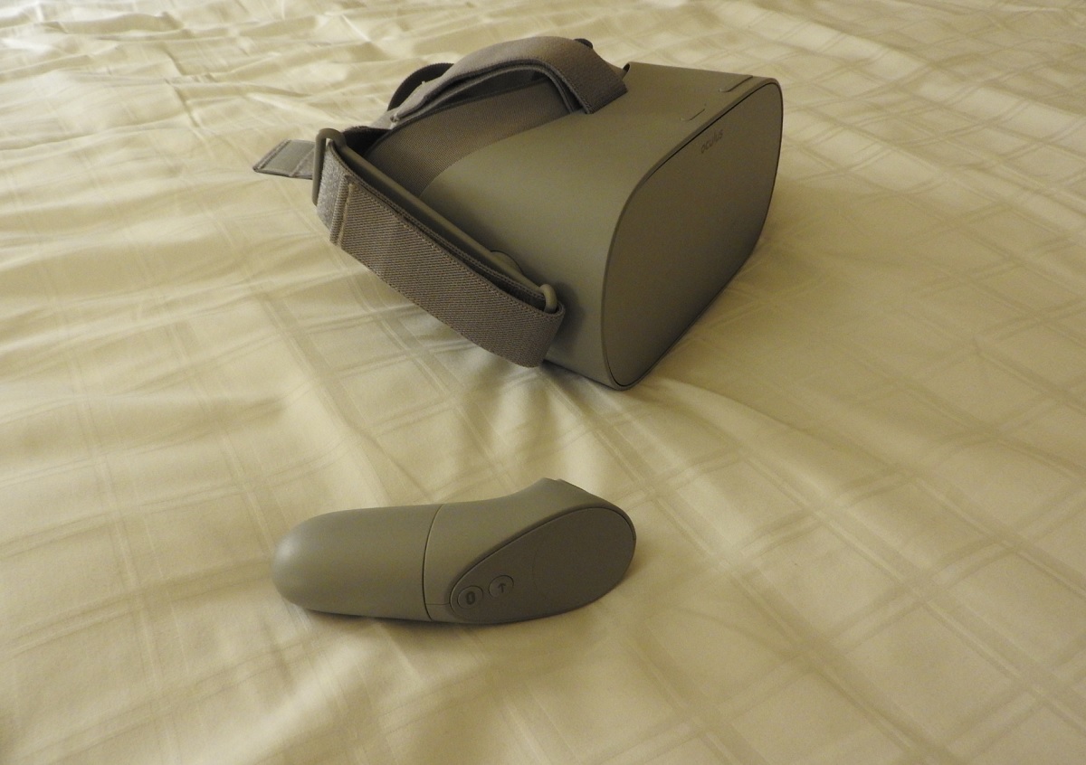 Oculus Go is very comfortable.