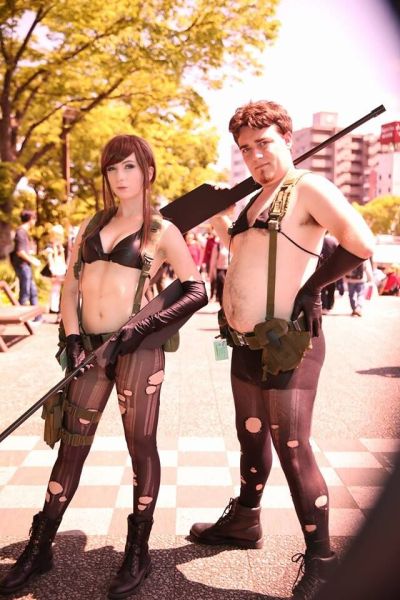 Nicole Edelmann and Palmer Luckey cosplay as Quiet.