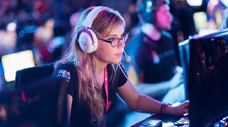 Female esports players are on the rise.