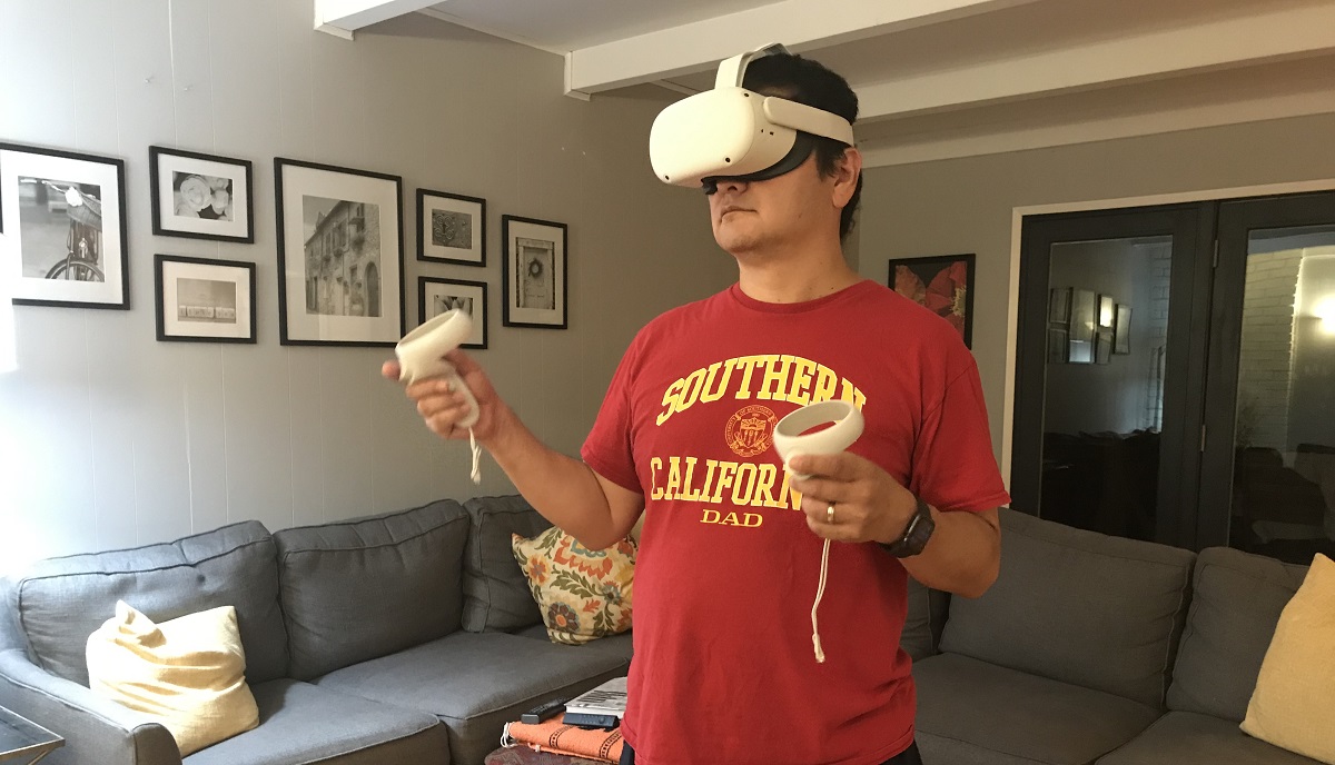 Dean Takahashi of GamesBeat tries out the Oculus Quest 2.