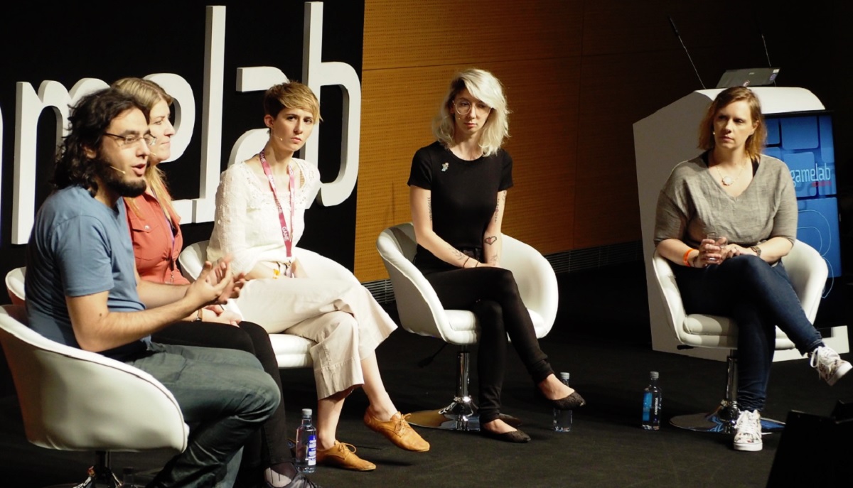 Sarah Elmaleh, center, at the Gamelab event.