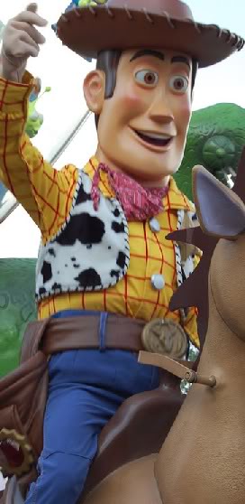 Seeing this saunter towards you in the desert would be pretty terrifying