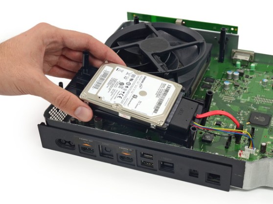 The Xbox One's hard drive and CPU fan unearthed.