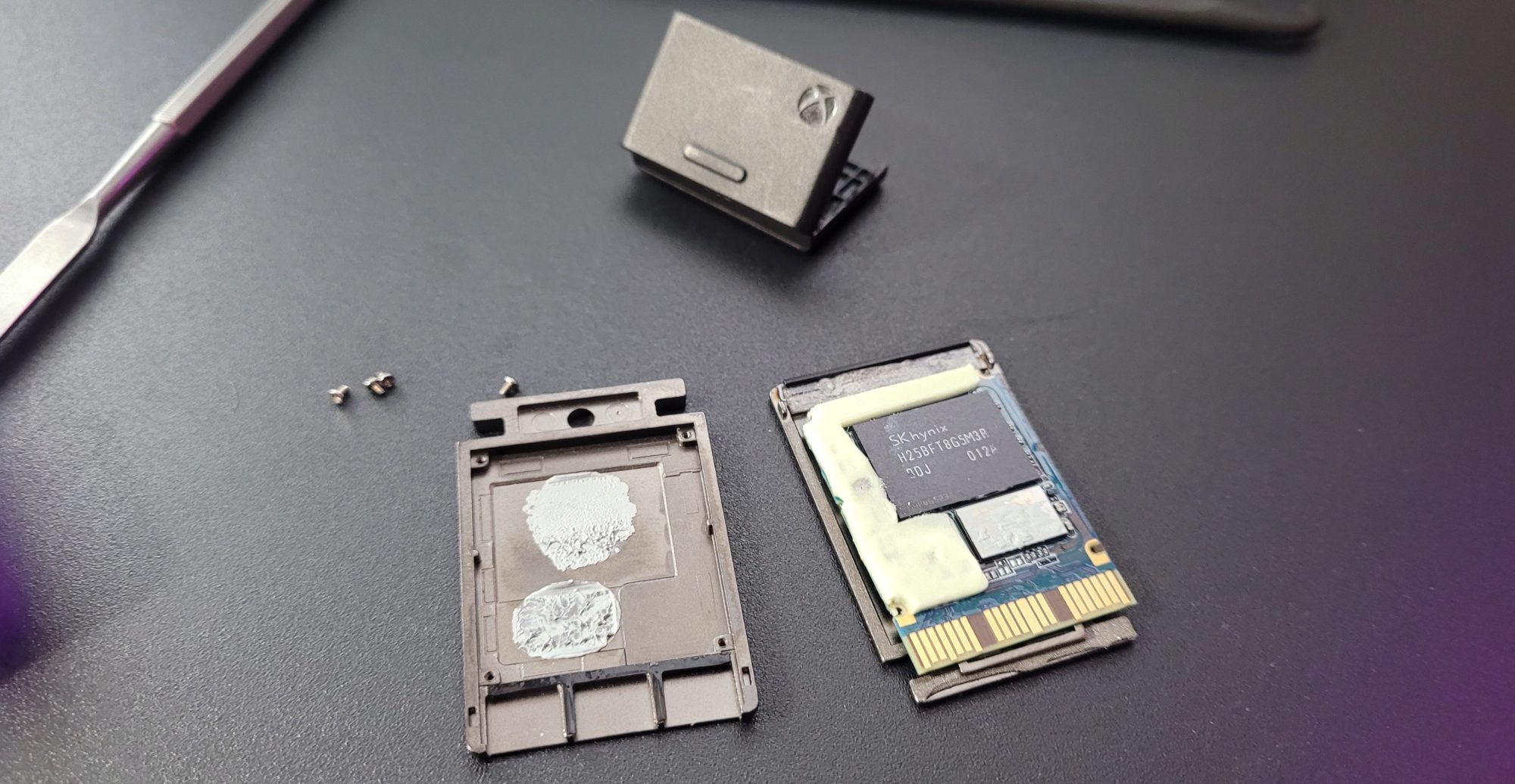 The Seagate Expansion Card teardown.