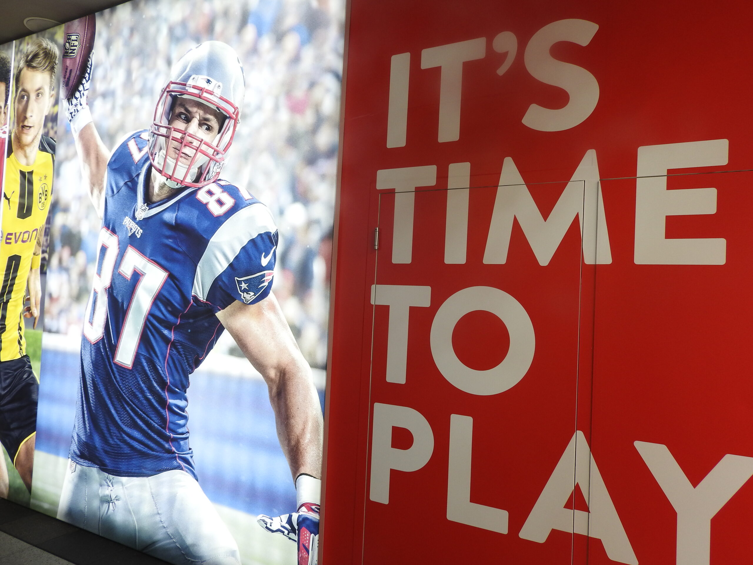 EA poster at E3 2016 fan event