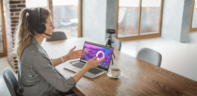 Dell UltraSharp Webcam is designed to improve your Zoom meetings.