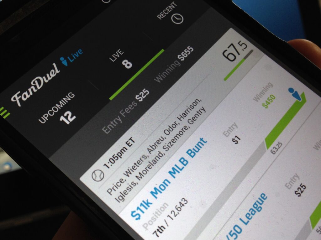 New York judge orders fantasy sports firms FanDuel and DraftKings to stop operating in the state