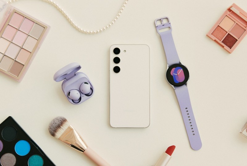 The Samsung Galaxy S23 has a variety of accessories.