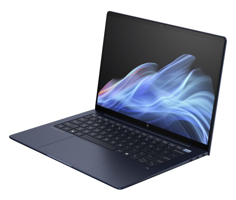 HP EliteBook Ultra G1i 14-inch notebook next-gen AI PC.