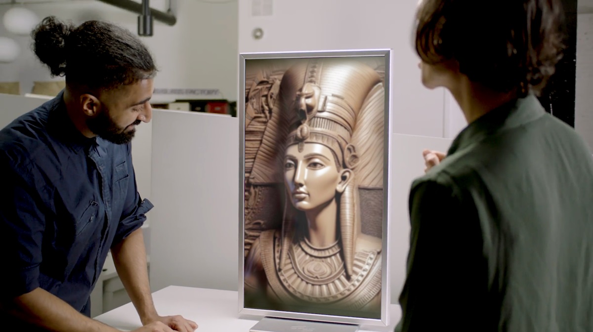 Looking Glass 32-inch spatial display.
