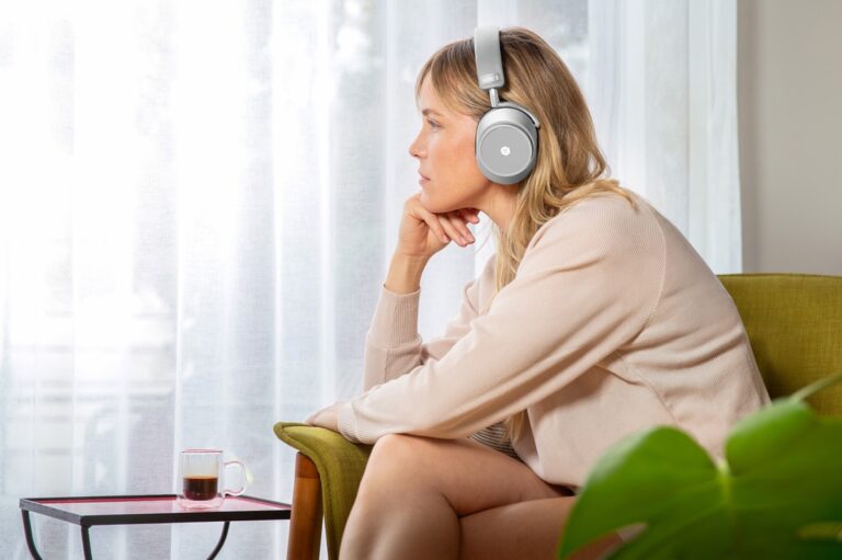 Neurable helps measure your state of mind while listening to music.