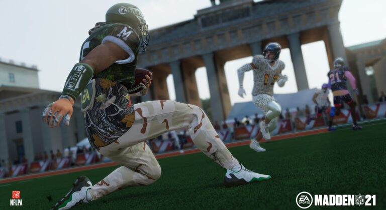 Doesn't the Brandenburg Gate just scream "pickup football" to you?