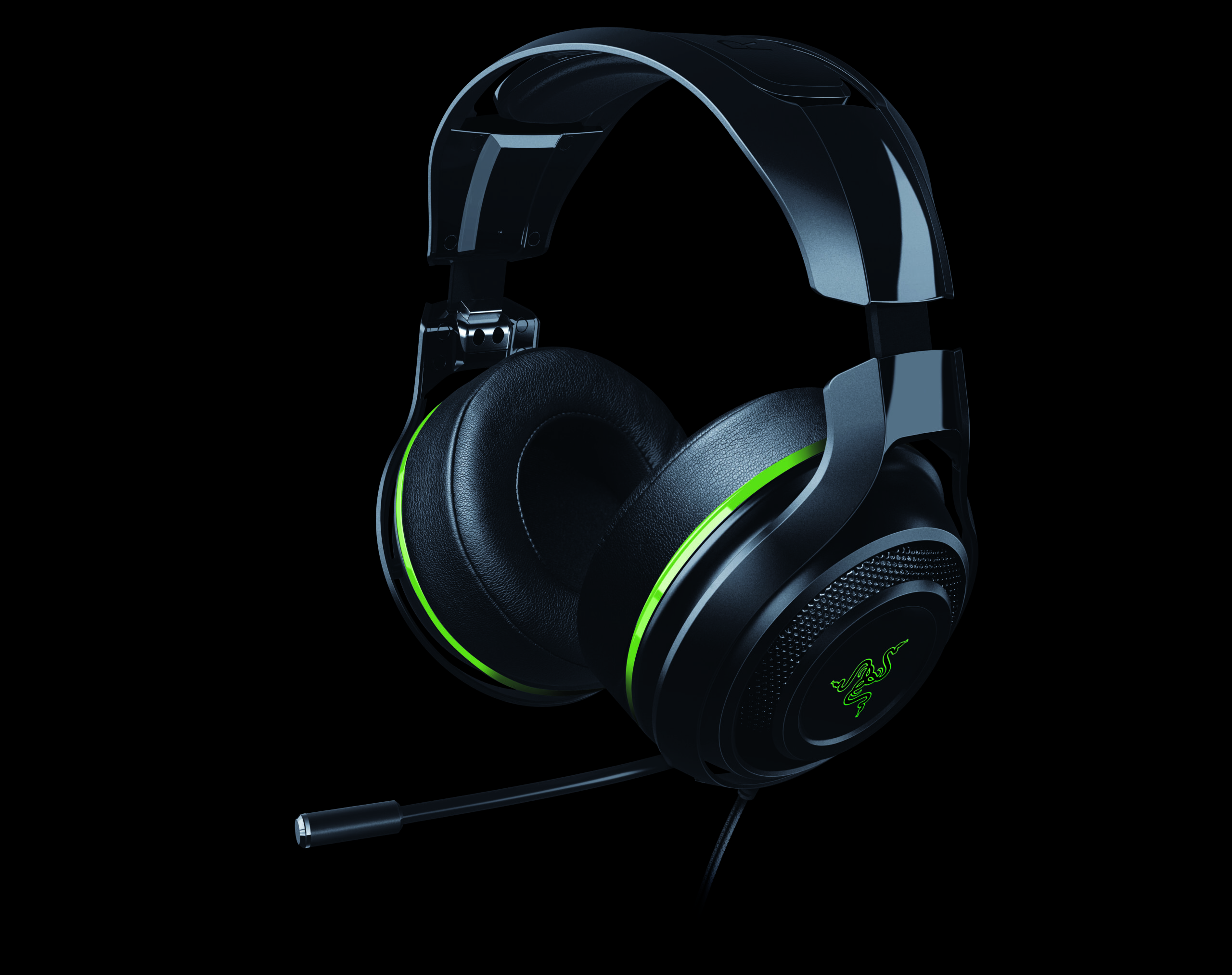 Razer's headphones get a wire and multiplatform support.