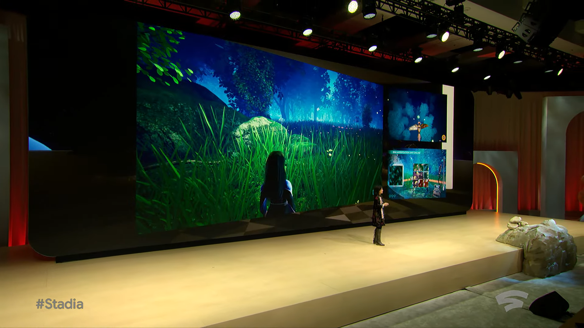 Erin Hoffman-John of Google shows split-screen games.