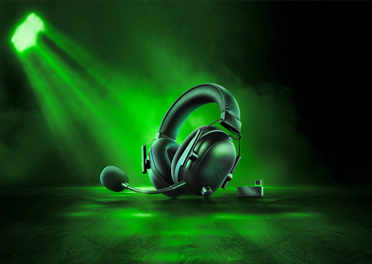 Razer BlackShark V2 Pro esports headset for Xbox.