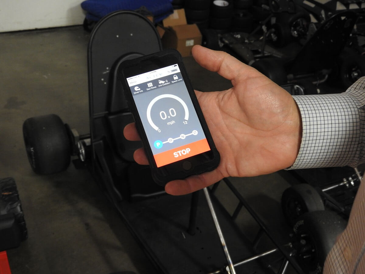 App for the Arrow Smart Kart. Parents can control the speed and stop the kart.