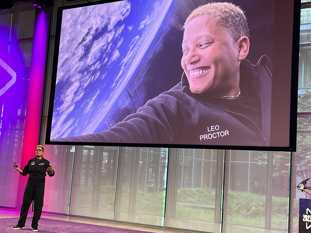 Sian Proctor sees Earthlight on her mission into space