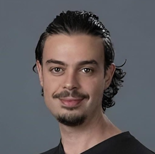 Vincenzo Alagna is CEO of Core Loop.