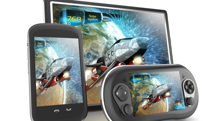 Tablet PC, smartphone and handheld console with a cross-platform video game screens.