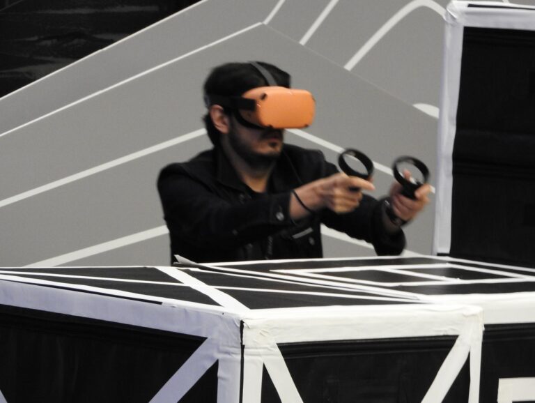 Dead & Buried with the Oculus Quest in a very big arena.