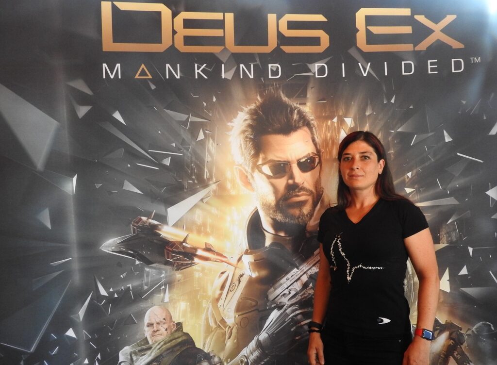 Deus Ex Breach offers an arcade-like mode for stealing corporate secrets