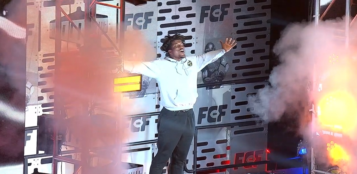 FCF lets fans control football games.