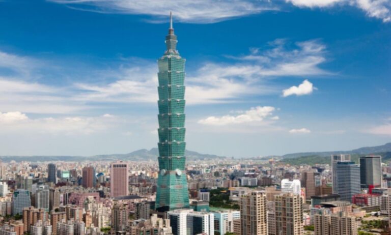 Nvidia and Foxconn are building the biggest supercomputer in Taiwan.