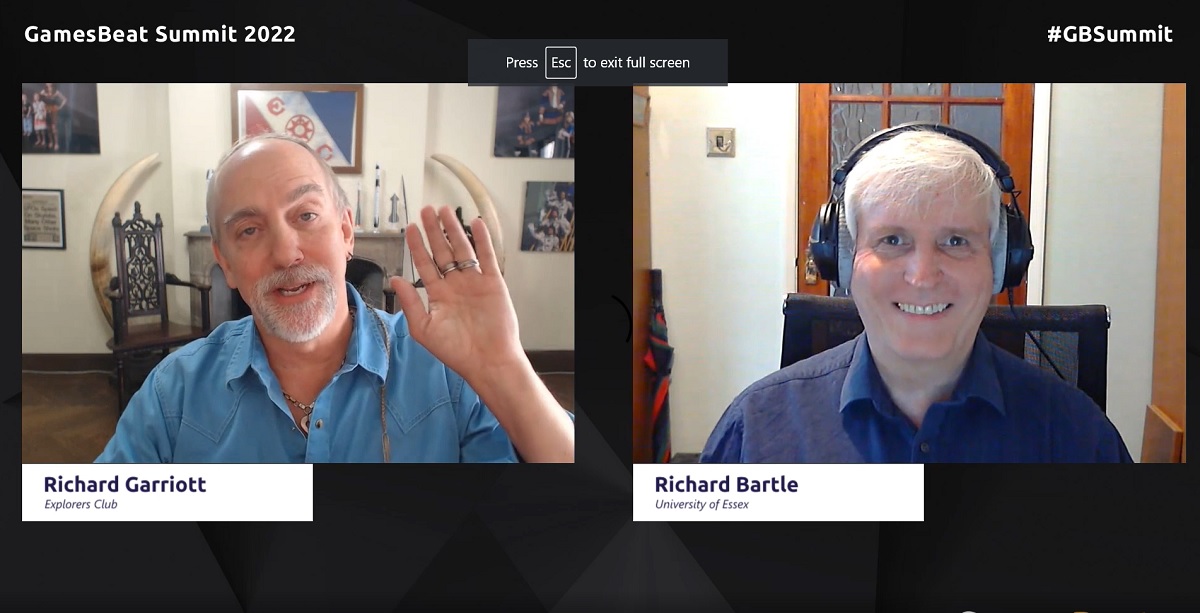 Richard Garriott (left) talks about AI sapience with Richard Bartle.