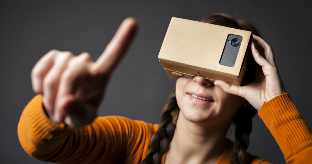 Unity game-making tool gets native support for Google’s 5M Cardboard virtual reality devices