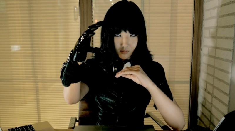 Cybergirl in Recontact: London.