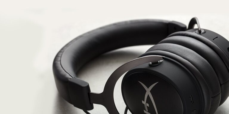 The HyperX Cloud Mix headset.
