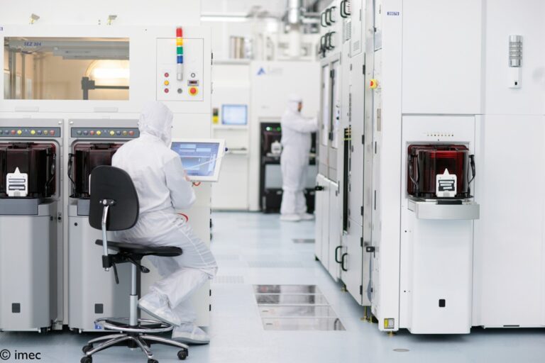 A look inside Imec's 300mm wafer clean room.