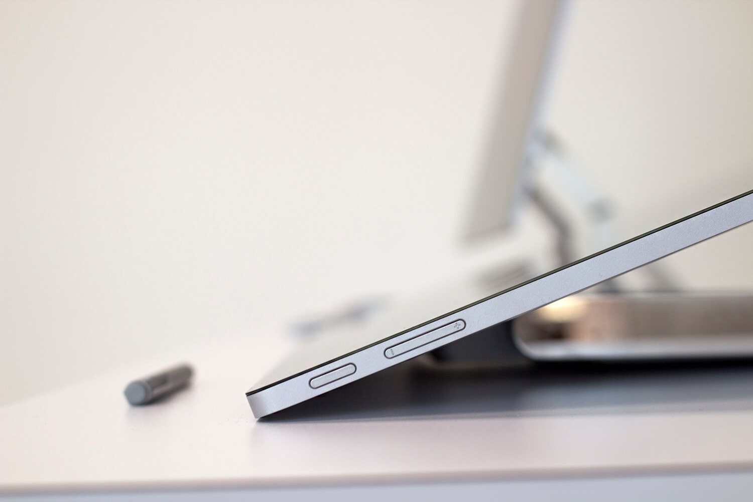 microsoft surface studio side 1