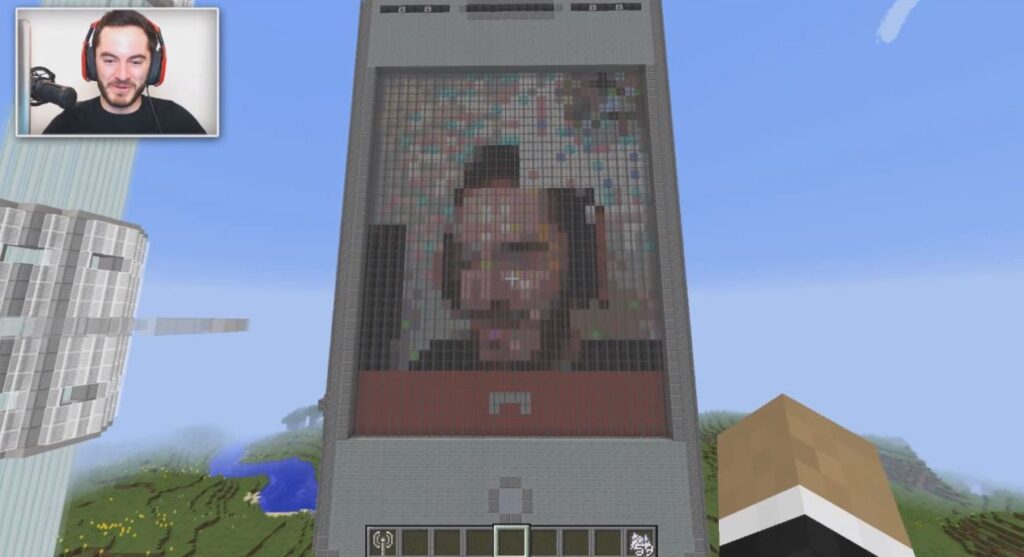 Minecraft gets cellphone coverage thanks to Verizon — check out these blocky video calls