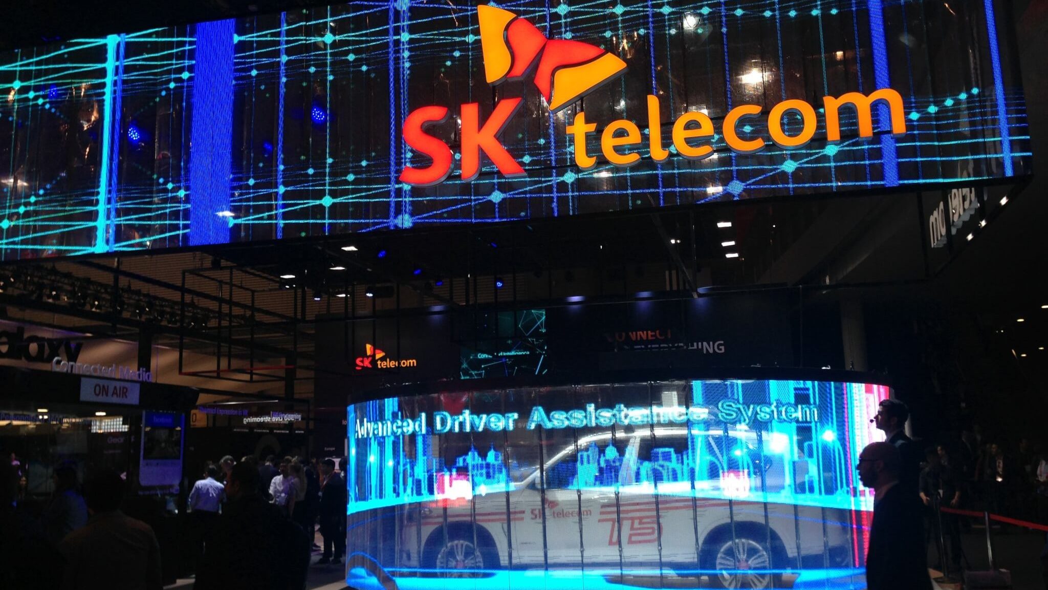SK Telecom and BMW show a connected car running on a 5G network.