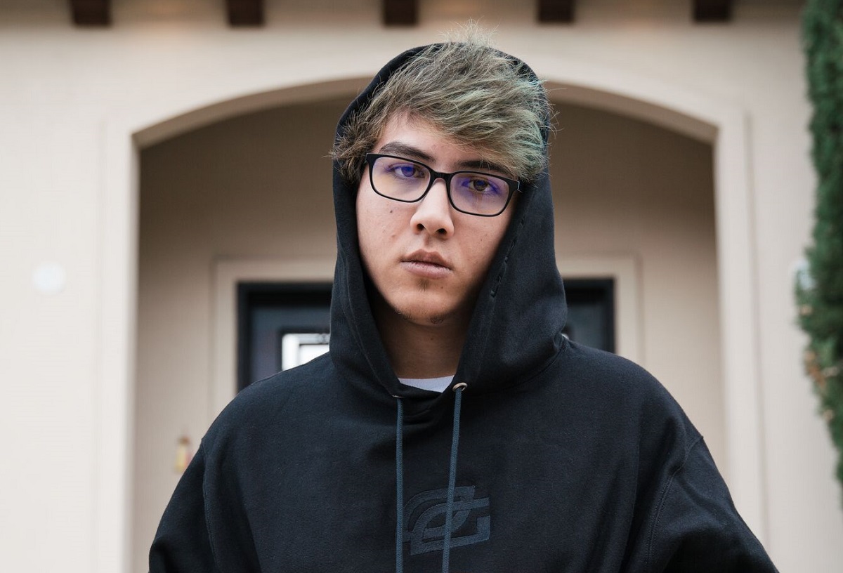Optic Gaming has teamed up with Champion Athleticwear.