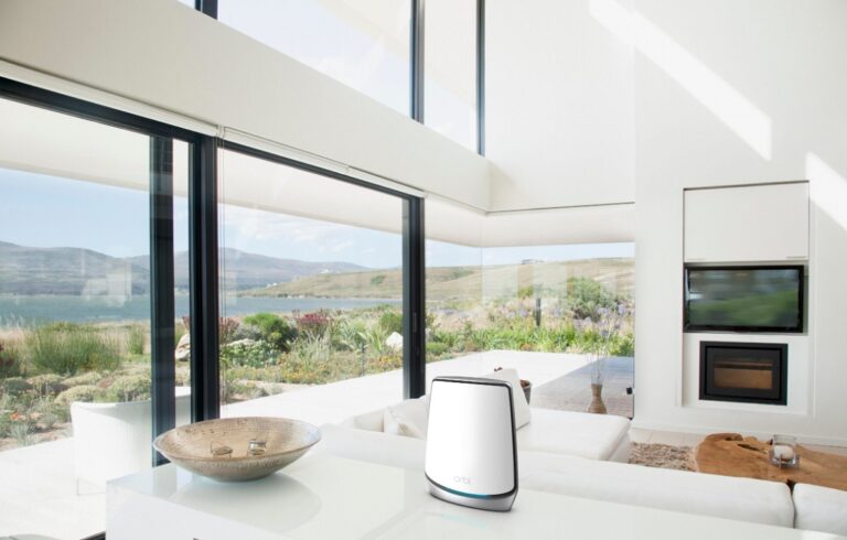 Orbi WiFi 6 RBK850 router.