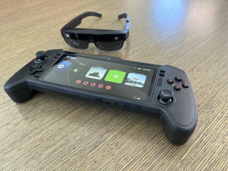 Qualcomm's Snapdragon G3 platform enables handhelds like this.