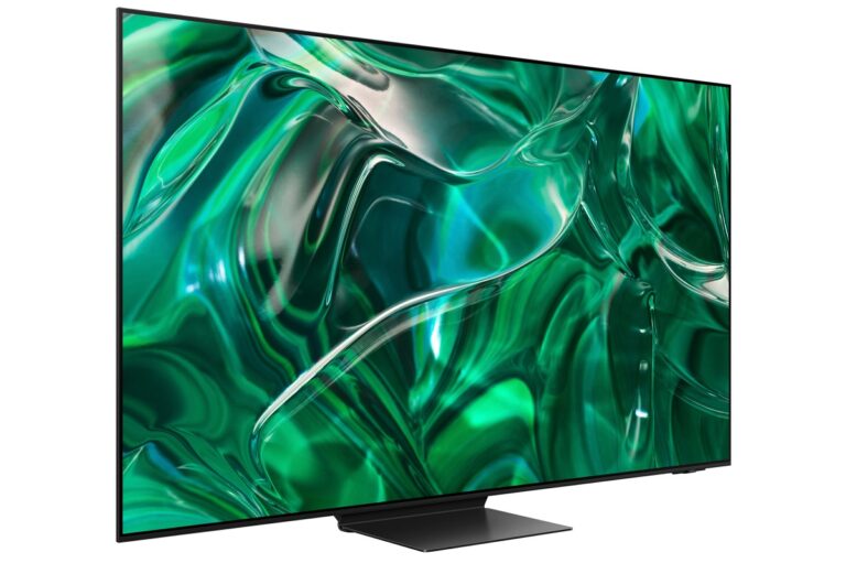Samsung S95C features the Samsung Gaming Hub.