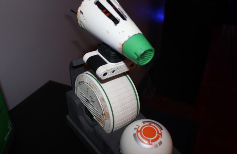 D-O droid toy