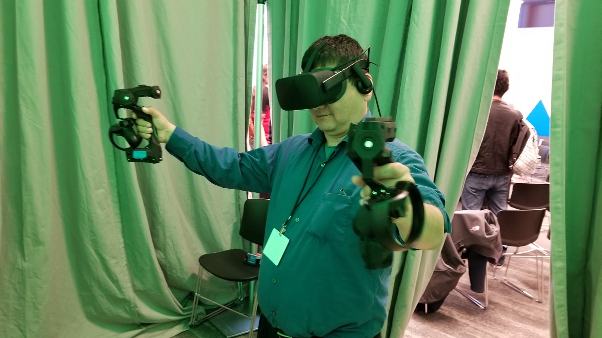 Tactical Haptics controllers let you dual wield guns in VR.