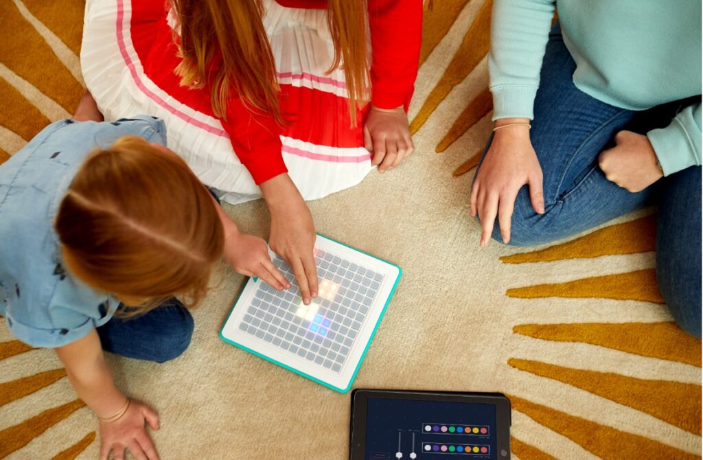 Tech Will Save Us has created the Arcade Coder.