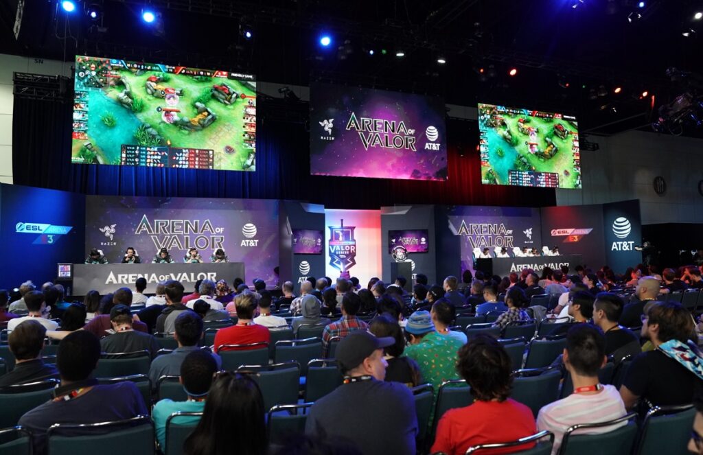 Tencent's Arena of Valor esports game draws a crowd at E3 2018.